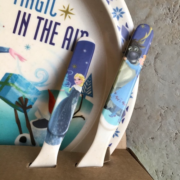 Disney Bamboo Frozen Elsa Christmas Dining Set - Picture 2 of 3